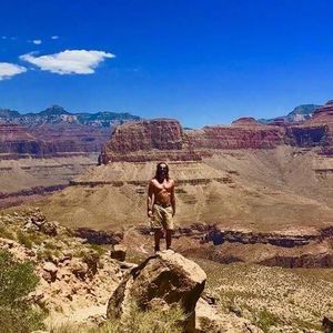 Meet your Posher, Avery